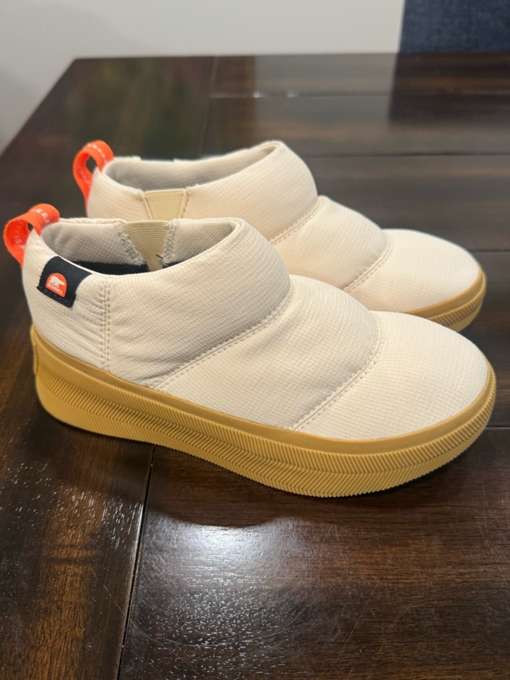 NWOT Sorel Kids Out and About Cream Slip-On Sneakers with Tan Sole